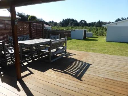 Waitarere Beach Escape Отели в г. Уэйтарер