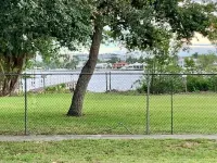 2/1 Coastal Town Oasis ~ Minutes to the Beach