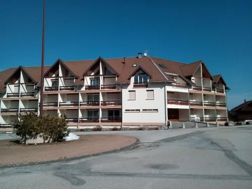 Charming studio-cabin in quiet residence Hotels in Premanon