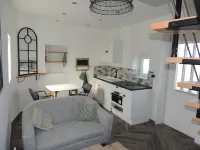 Independent studio, ideal for business men or women or couples