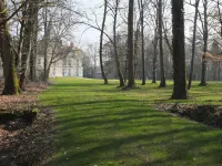detached cottage in the castle in Sologne (18)