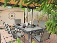 Charming Bungalow w/ Heated Pool - 10 min to beach