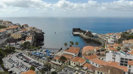 Guests at the Apartment Will be Able to Enjoy Such as Diving, Fishing and Hiking Отели в г. Камара-ди-Лобуш