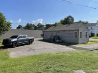 3 bd house NEARLY on UA campus. Lg private prkg area. Hotels near Winn-Dixie
