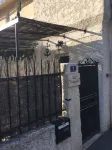 Village house, BBQ, terrace, arbor, near Avignon, St Rémy de Pce