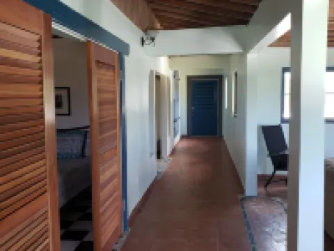 Spacious 3 bedroom 2 bath home close to town Hotels in Culebra