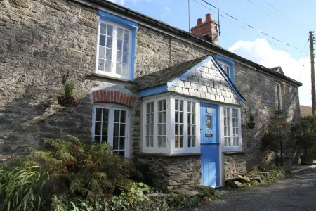 Magical Family Friendly Cottage Sleeps 6-8  Bodmin, Tintagel Poldark Cornwall UK