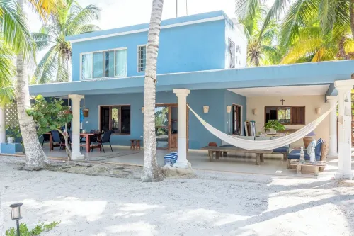 Comfortable beds & a hot meal await you. Beach front. LasTunas - Telchac Pto. Hotels in Sinanche