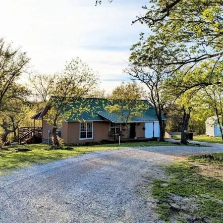 Treehouse Hideaway - Your Home Away from Home