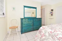 Ixora East - Beach access with great snorkeling spot