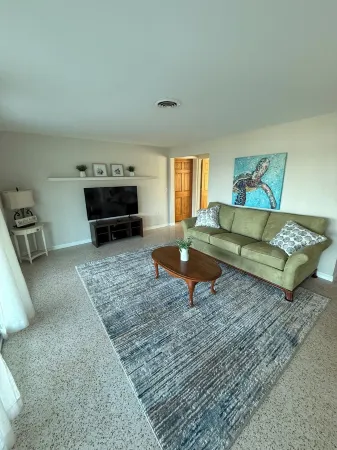 Bay Front property close to everything Отели в г. Кортес