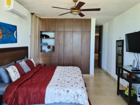 Escape to Paradise, Minimalist 4-BR Beachfront: 300 Mbps with amazing views