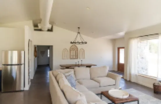 Inviting Sister Bay retreat