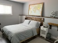 Cozy family home. Min to downtown, beaches, golf, and trails!