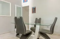 Knockout Stay! PR's Boxing Legends 1-Bd Suite, 4 mins from Crash Boat Beach Hotels in Aguadilla