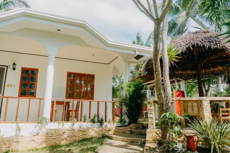 Private quite bungalow-5 min walk to ocean & restaurants
