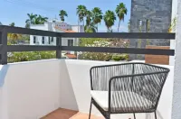 Gorgeous & cozy house close to the beach & market.