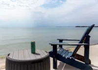 Niagara Dreamhouse on the lake with Private Beach! Family & Friends Vacation. Hotels in Wainfleet