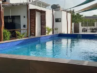 Cheerful 1 bedroom house w/ pool and much more!