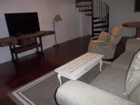 Quiet Culdesac, Golf Course view, 3 Bedroom 2 Bath, Sleeps 8!