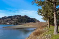 Enjoy this cozy family-style home along the Klamath River, just off HWY 101!