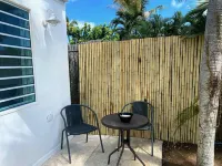 Luxury 5 Bedroom Home, 3 Minute Walk from the Beach - 廚房