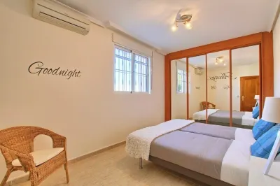 Luxury Villa 5 Stars With 6 Bedrooms, 4 Bathrooms and Private Pool Các khách sạn ở 