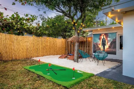 4BR Volley ball, minigolf, bowling, private beach, ping pong, arcade games &more