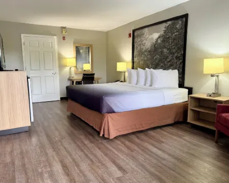 Super 8 by Wyndham Ft. Oglethorpe GA/Chatt TN Area Hotels in Catoosa County