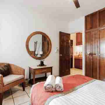 Casa Huayacan | entera y privada de un piso | sin escaleras | Terraza patio Rooms