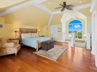 Waterfront Villa with Dock, Walk to Beach Club & Rusty Anchor Rest. 3b/r  3.5b/a Hotels in Michelson