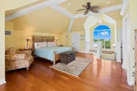 Waterfront Villa with Dock, Walk to Beach Club & Rusty Anchor Rest. 3b/r  3.5b/a Hotels in Michelson