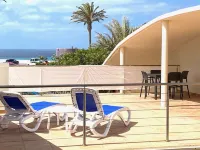 Villa with pool approx. 190 sqm, inner courtyard, close to the sea, sea view.
