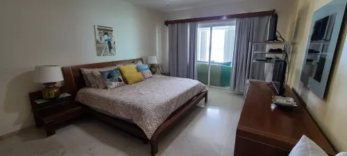 Sept_Nov Sale Amazing Beach Front Apartment, 3 Bdrms, 3 Baths, Sleeps 8,
