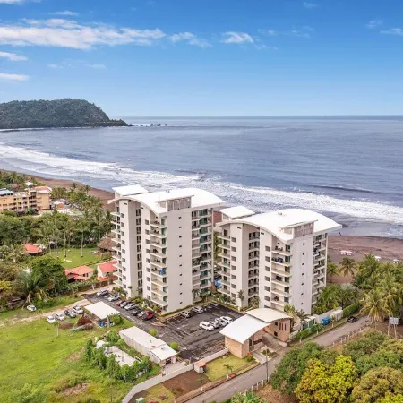 Magnificent Luxury True Beachfront Condo Unbeatable Commodities - 3 Br / 3.5 B