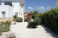 Beautiful Modern 3 Bed 2 Bath Villa With Large 10M Private Pool (heating €40 pd) โรงแรมใน