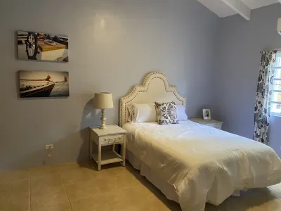 New East End Villa with Stunning views- spacious, modern & Beautiful.