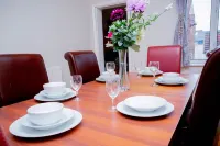 cosy ,spacious ,clean 3 bed house,10miuntes walk from town centre