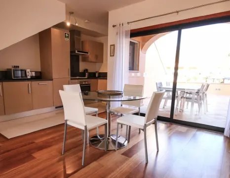 LUXURY APARTMENT - T2 pool view - PRAIA DA LUZ