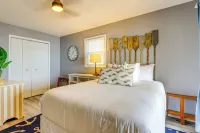 Discover Lakeside Bliss at Jackson Lake! - parking
