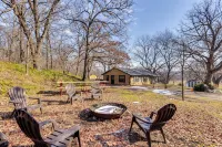 Hike, Fish and Explore Family Cabin in Sulphur! - Wifi