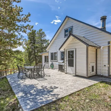 Golden Gate Getaway 4 Bedroom Home by RedAwning