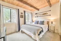2 Mi to Tahoe Donner Ski Resort Forest-View Haven - Pet friendly