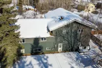2 Mi to Dtwn and Pioneer Park Fairbanks Studio!