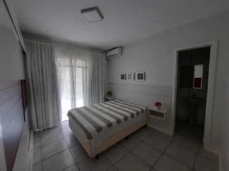 Spacious, airy, well located apartment and walk in the sand