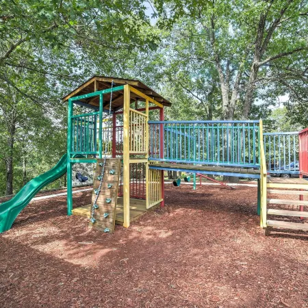 Reeds Spring Condo Near Aquarium at the Boardwalk!