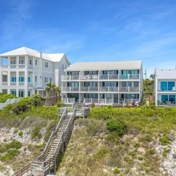 Directly on the beach! Your 30A getaway!