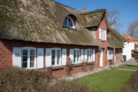 Rudbøl Grænsekro Отели в г. Hojer