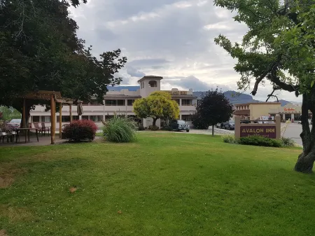 Avalon Inn