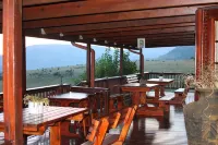 Acra-Retreat Mountain View Lodge Hotels in Emgwenya